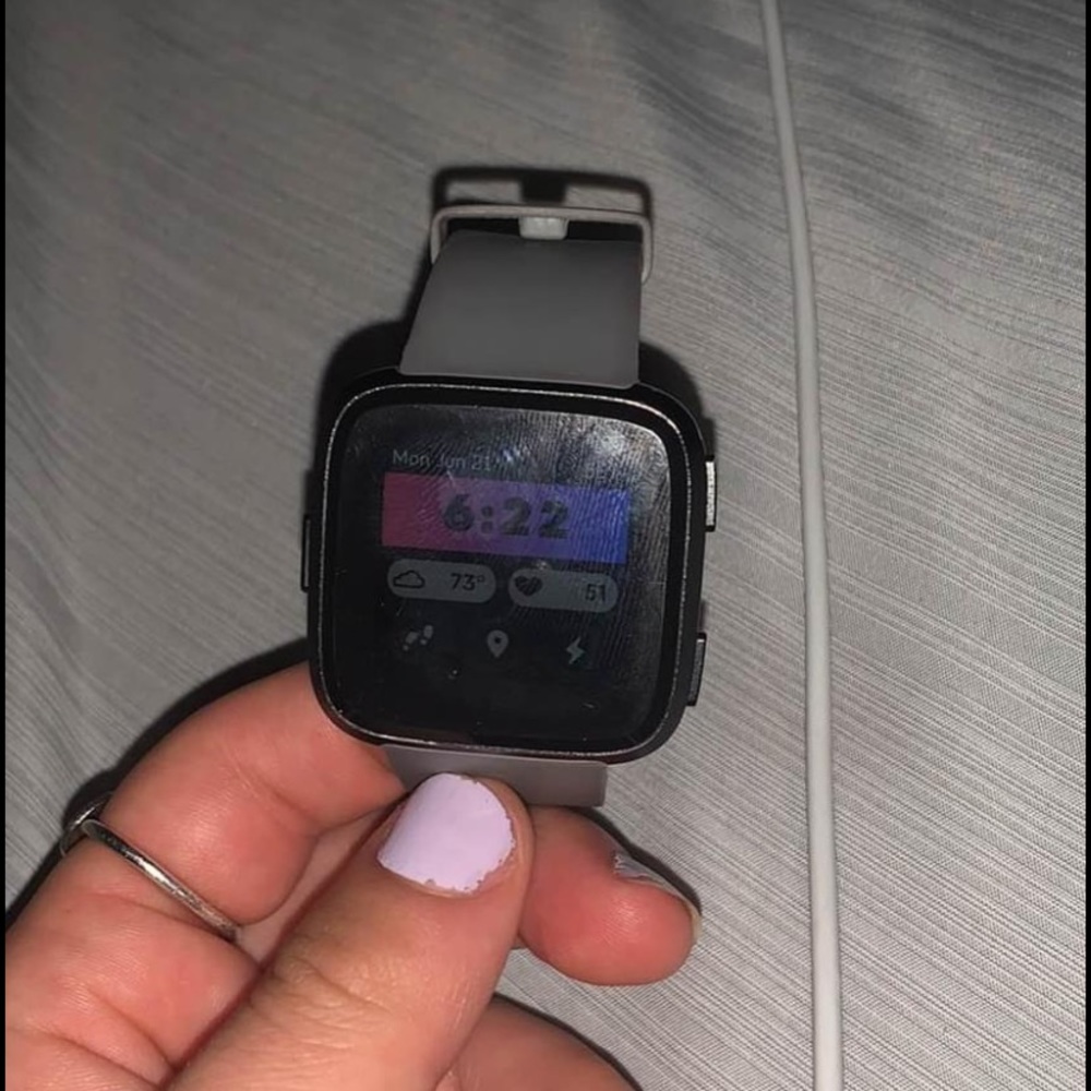 Fitbit Versa - image 1